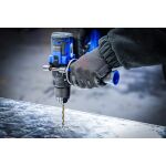 Aku skrutkovač BGS 18V bezkefový pri vŕtaní do kovového plechu – B7361