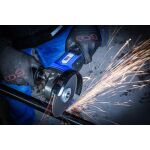 Aku uhlová brúska BGS 18V pri rezaní kovovej rúrky – B7377