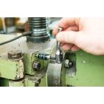 Krátká celokovová přepínací ráčna na bity 1/4