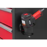 Rázový uťahovák uložený v magnetickom držiaku na dielenskom vozíku - AH043072