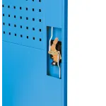Detail trojbodového zámku kovovej dielenskej skrine AHProfi – AH10300