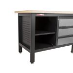 Ponk s tromi zásuvkami a policou