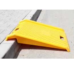 Nájazdová rampa na obrubník - TS690
