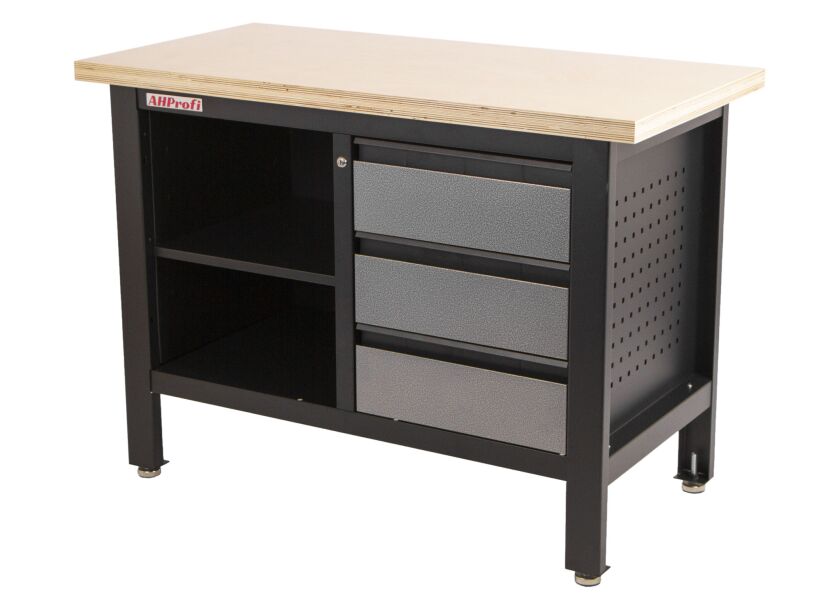 Ponk s tromi zásuvkami a policou